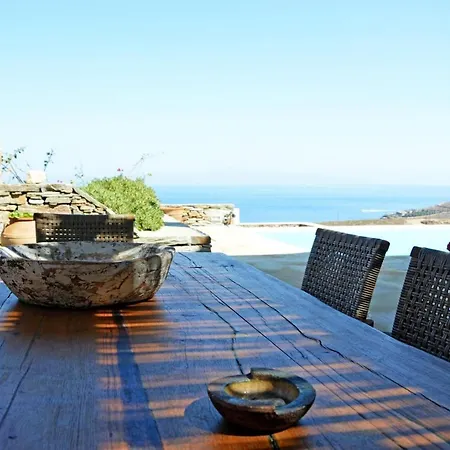 Stylish Stone With A Swimming Pool, Sea View And Large Terrace, Ideal For A Family Or A Group Of Friends