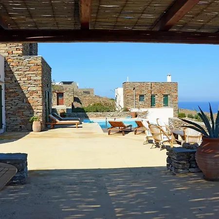 Semesterbostad Stylish Stone With A Swimming Pool, Sea View And Large Terrace, Ideal For A Family Or A Group Of Friends *