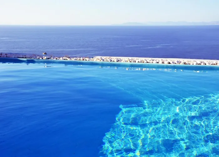 Stylish Stone With A Swimming Pool, Sea View And Large Terrace, Ideal For A Family Or A Group Of Friends Otziás